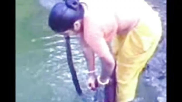 ஆபாச ஆன்லைன் பதிவு இல்லை பங்களா செக்ஸ் குளியல்