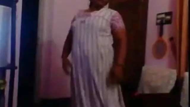 ஆபாச ஆன்லைன் பதிவு இல்லை இந்திய கவர்ச்சி பெண் அடையாளம் ஆண்ட்டி 1212 (பகுதி 2)