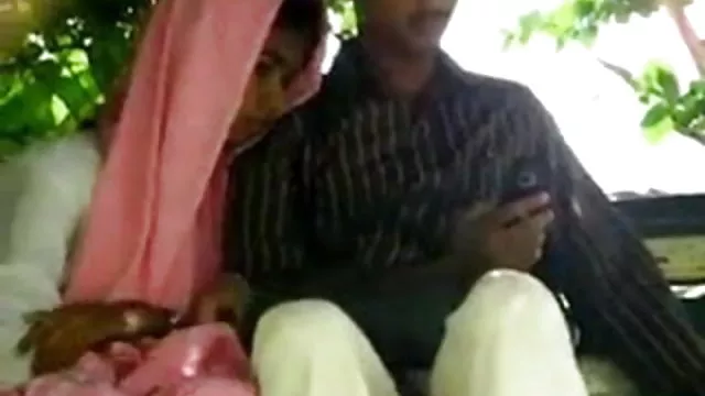 ஆபாச ஆன்லைன் பதிவு இல்லை காதலர்கள் வீடியோ காட்ட, மற்றும்