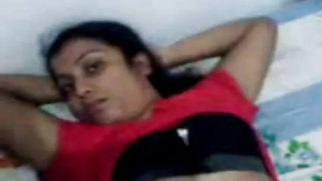 ஆபாச ஆன்லைன் பதிவு இல்லை சூடான செக்ஸ் வீடியோக்கள், இந்திய இளம் தம்பதிகள் கூட்டாக படுக்கை