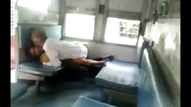 ஆபாச ஆன்லைன் பதிவு இல்லை இந்திய, பஸ்