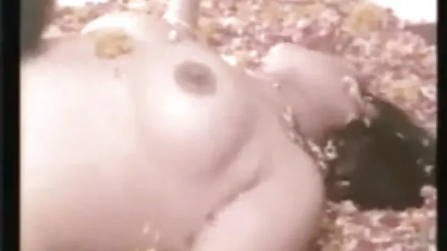 ஆபாச ஆன்லைன் பதிவு இல்லை சூடான - இந்திய திரைப்பட கிளிப்புகள்