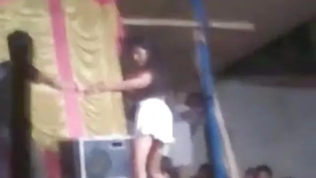 ஆபாச ஆன்லைன் பதிவு இல்லை இந்திய செக்ஸ் காம்-அளவிற்கு பெண் துண்டு நடன நிகழ்ச்சி