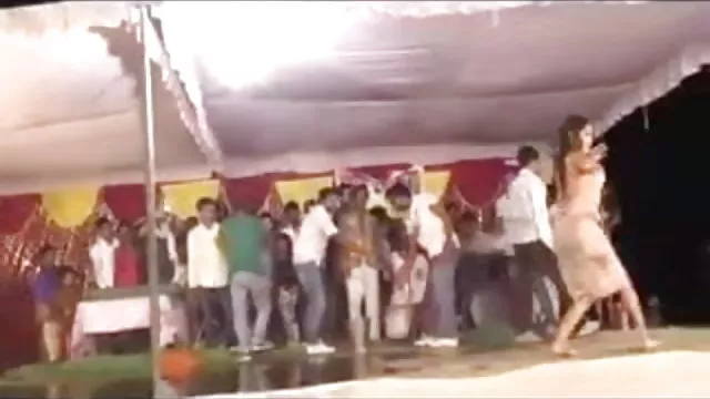 ஆபாச ஆன்லைன் பதிவு இல்லை நிர்வாண கவர்ச்சி வீடியோ பார்க்க ஈரமான நடனம்