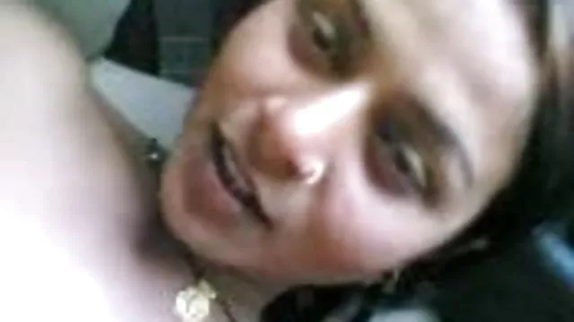 ஆபாச ஆன்லைன் பதிவு இல்லை இந்திய கவர்ச்சி படத்தை ஜோடி, கார்