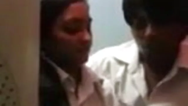ஆபாச ஆன்லைன் பதிவு இல்லை ஜோடி உணர்ச்சி முத்தம்