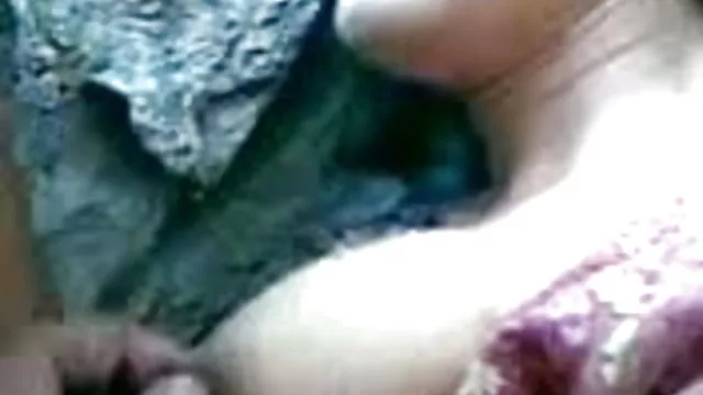ஆபாச ஆன்லைன் பதிவு இல்லை அழகான இந்திய பெண் பூங்கா -- மூலம்